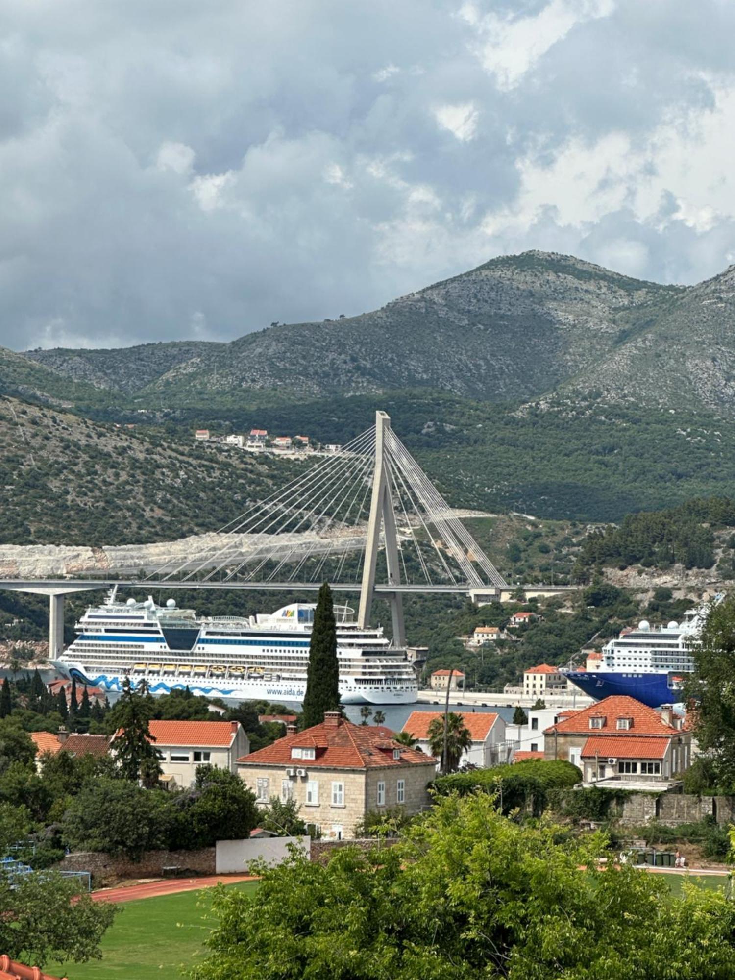 Cruise Ship Bridge View Apartment Luka 杜布罗夫尼克 外观 照片