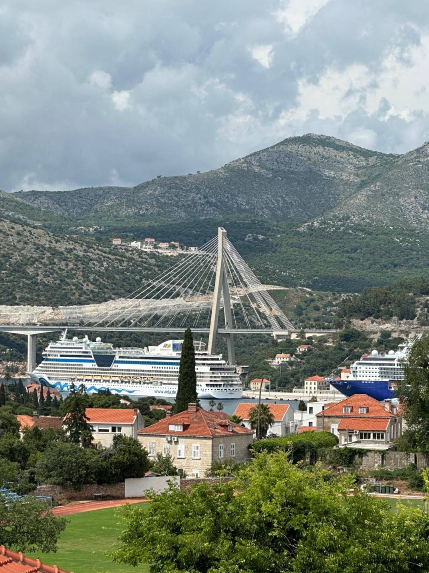 Cruise Ship Bridge View Apartment Luka 杜布罗夫尼克 外观 照片